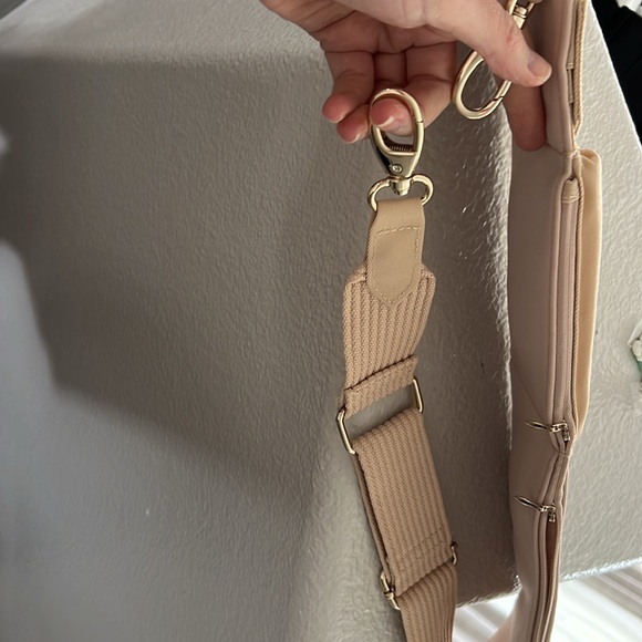 BEIS fanny pack/satchel in beige - Picture 2 of 3